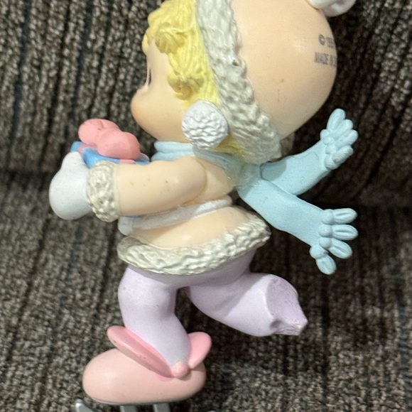 Precious Moments Angelic Figurine Ornament - Picture 2 of 5